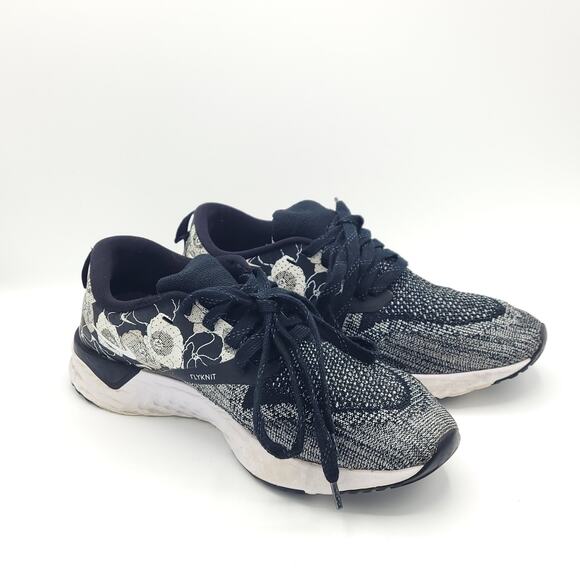 Nike Odyssey React 2 Flyknit Floral Black White AV6258-001 women's size 8.5 - Picture 3 of 9